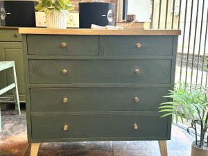 Cómoda de madera "Bluna"