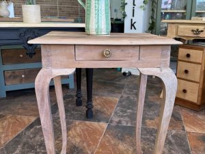 Consola pequeña "Pisa"